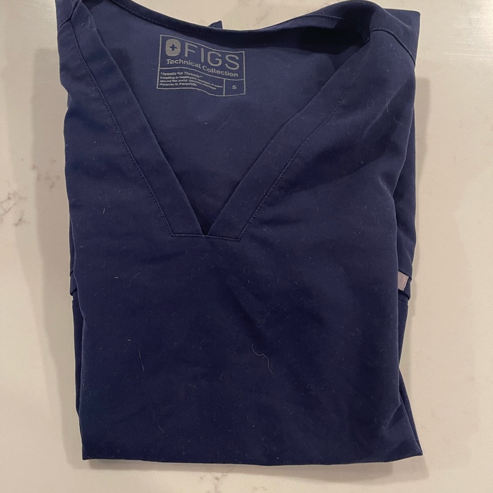 Figs Scrub top